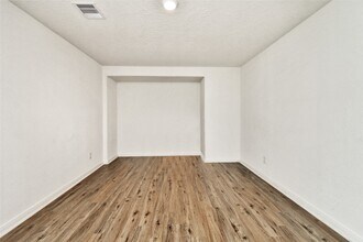 Building Photo - 4850 Austin Mdw Ln