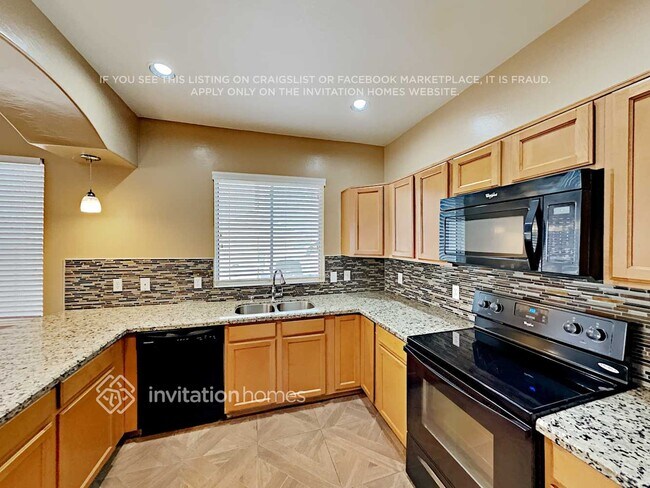 Foto del edificio - 1323 S 121st Ln