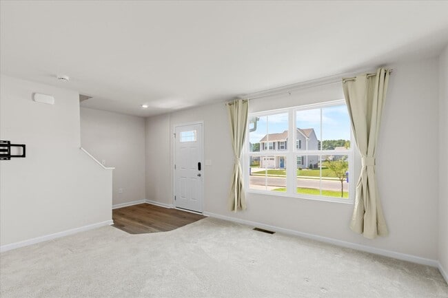 Building Photo - Welcome to your new home in beautiful Lewe...