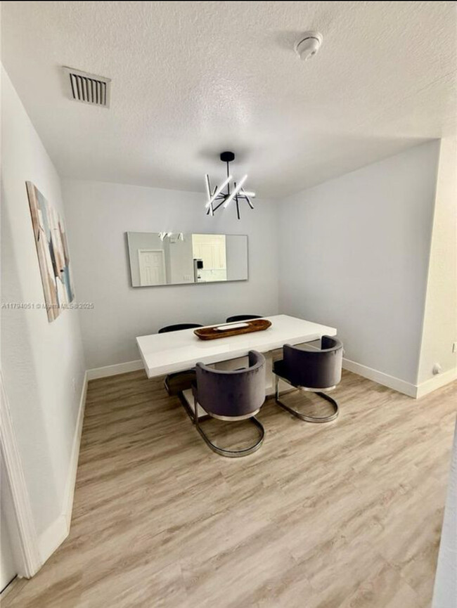 Dinning room - 1481 SE 25th Ter