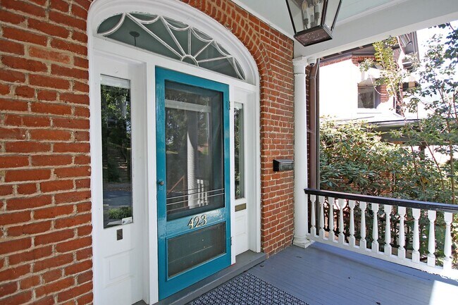 Building Photo - Historic North Downtown Residence with Modern Updates and Prime Location