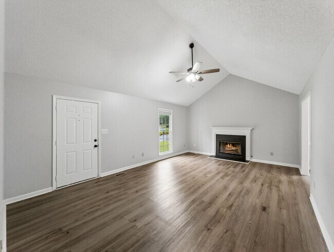 Building Photo - 121 Winthrop Way