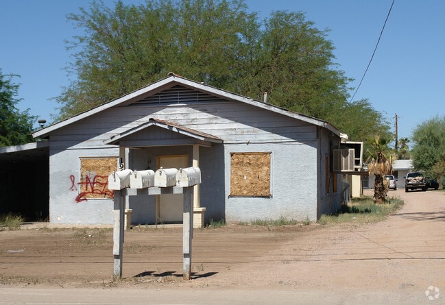 Building Photo - 1960 E Don Carlos Ave