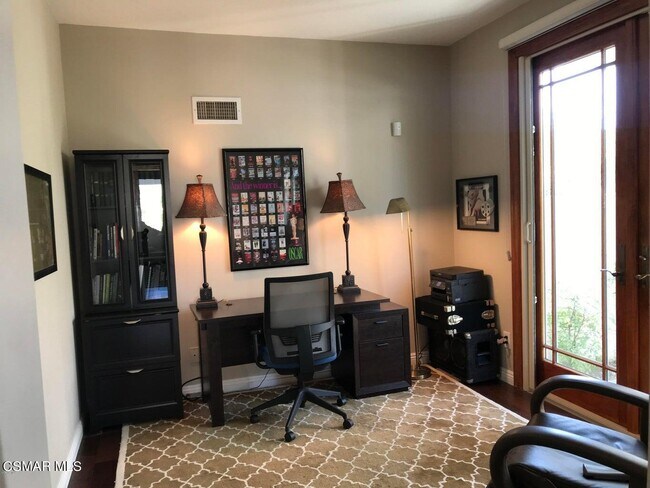 Building Photo - 1679 Fox Springs Cir