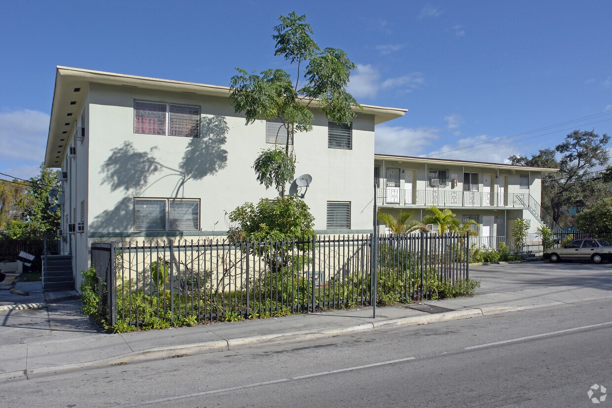 Foto del edificio - 2275 NW 23rd St