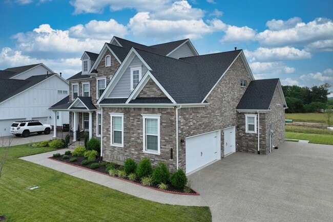 Building Photo - **EXECUTIVE 2022-BUILT HOME IN WILLIAMSON ...