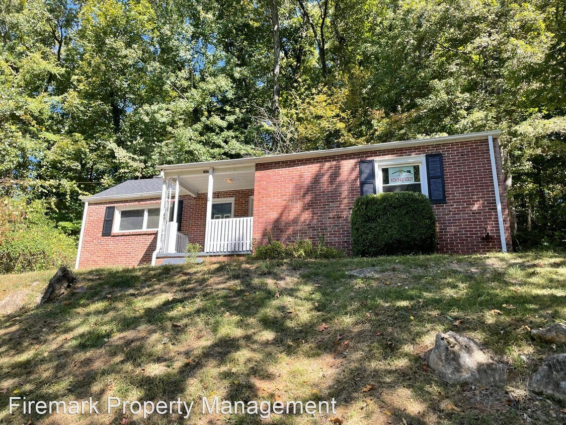 Primary Photo - 3 br, 2 bath House - 207 Hickory Grove Blvd.