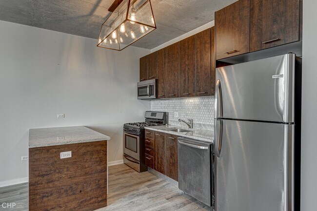 Building Photo - 659 W Randolph St