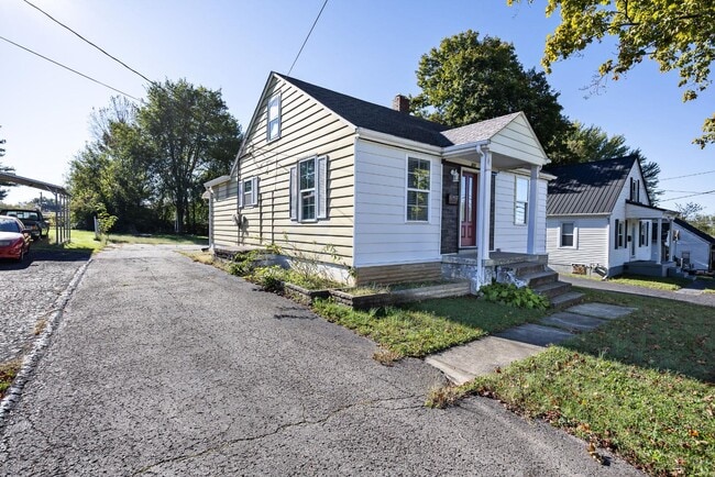 Building Photo - 211 N Mantle Ave