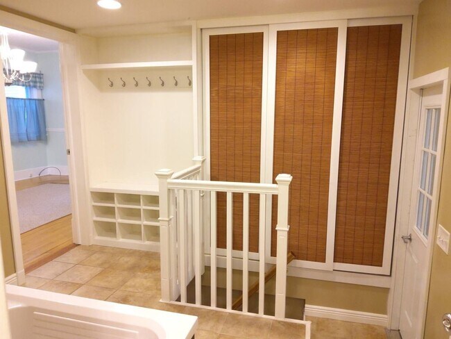 Building Photo - 3 Bedroom 2 Bathroom Home in Goshen!