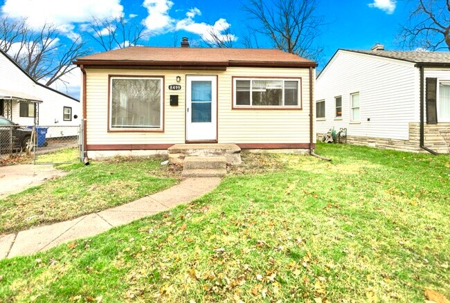 Foto del edificio - 8499 Meadow Ave