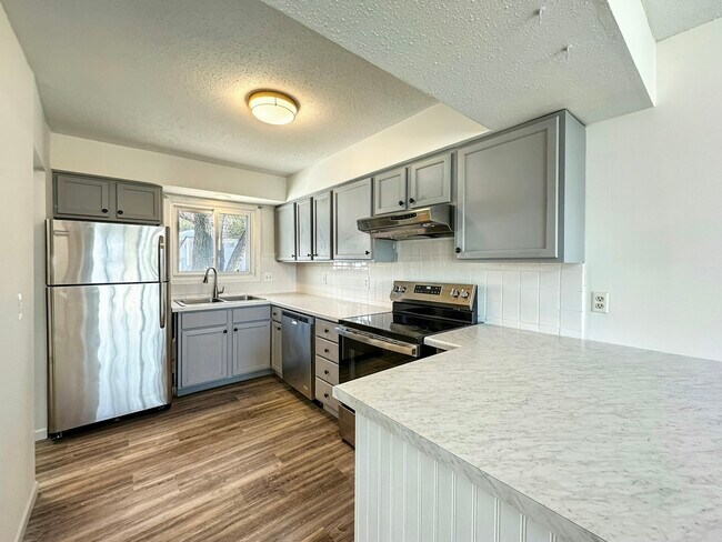 Foto del edificio - 607 E Burnsville Pkwy