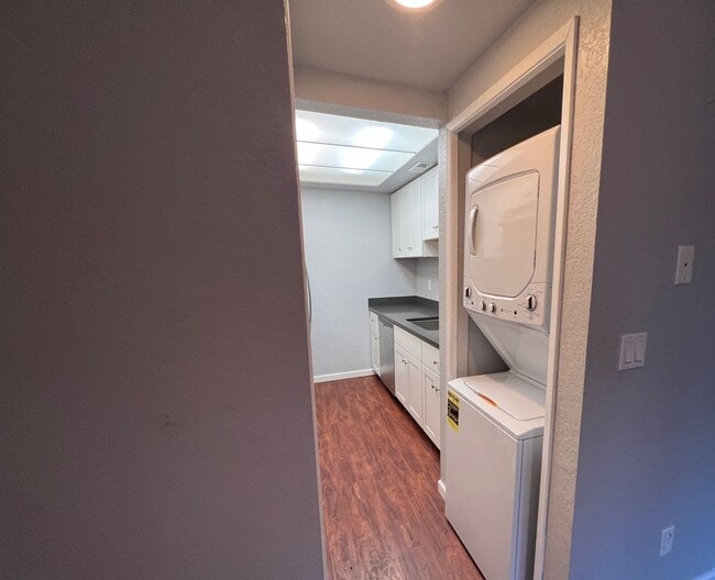 Building Photo - Bothell Landing Condo