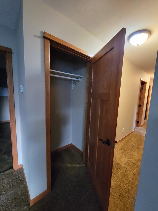 Foto del edificio - 720 Brooklawn Dr