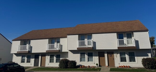 Parking Lot View - KSU East Townhomes - Student Housing