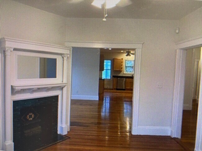 Foto del edificio - 15 Radford Ln