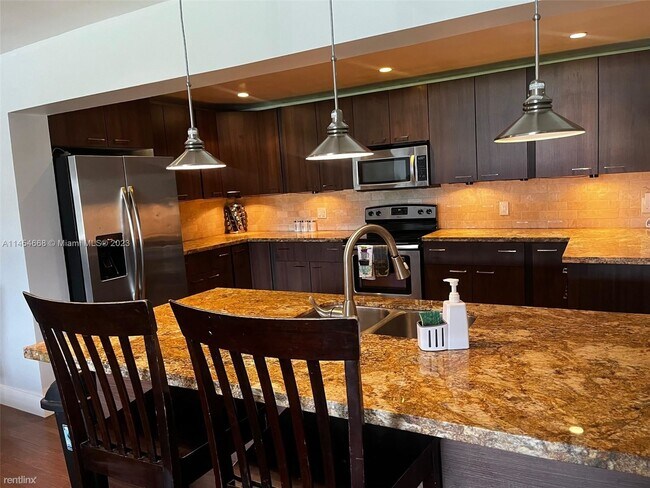 Foto del edificio - 3 br, 3 bath House - 1011 NW 48th St