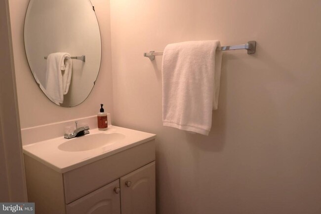 Building Photo - 6401 Lureta Ann Ln