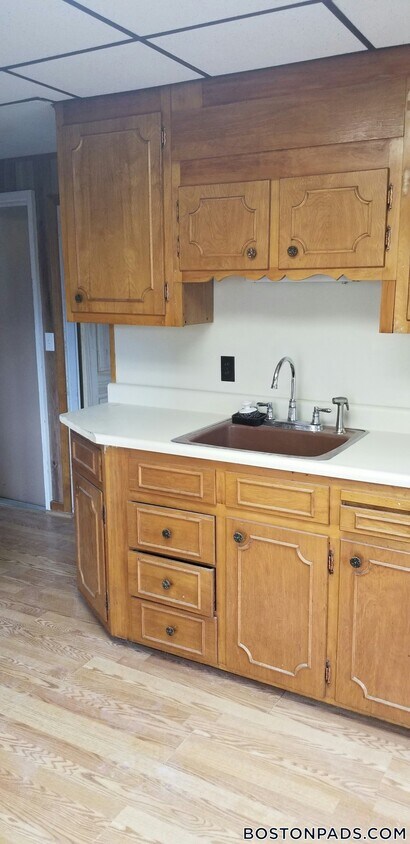 Foto principal - 103 Buttonwood St