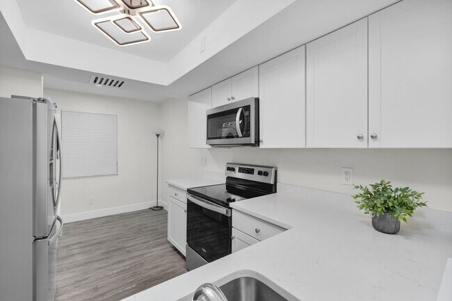 Foto del edificio - Exceptional two-bedroom, two-bath property...