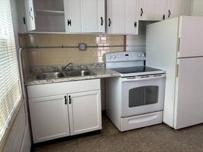 Building Photo - 12420 N Florida Ave