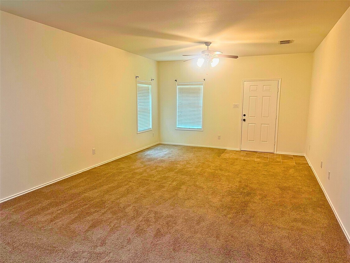Foto principal - 8218 Nagy Hill St