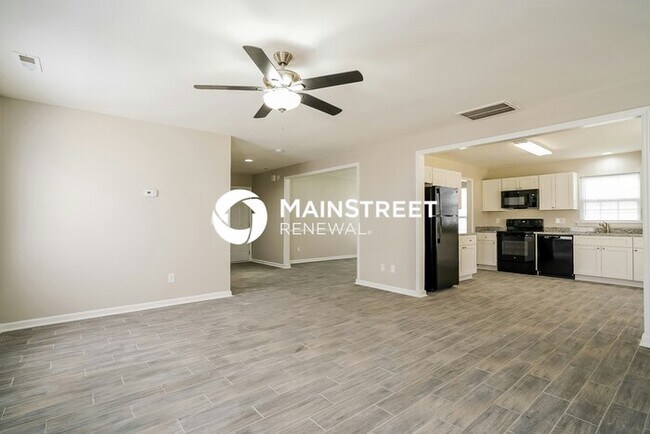 Building Photo - 4 Bedroom Pet-Friendly Home in RALEIGH, NC with Main Street Renewal
