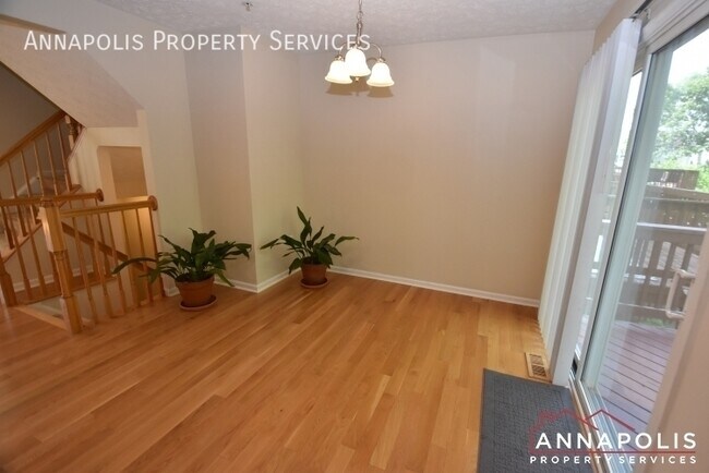 Foto del edificio - 8735 Thornbrook Dr