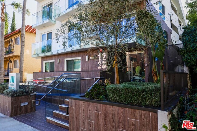 Building Photo - 1223 Wellesley Ave