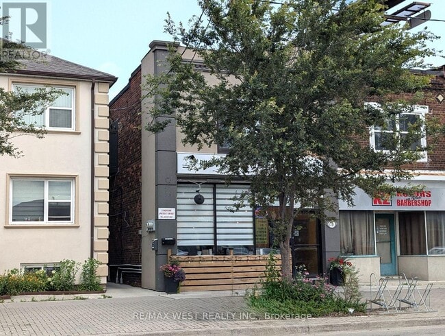 Building Photo - 1761 Keele St