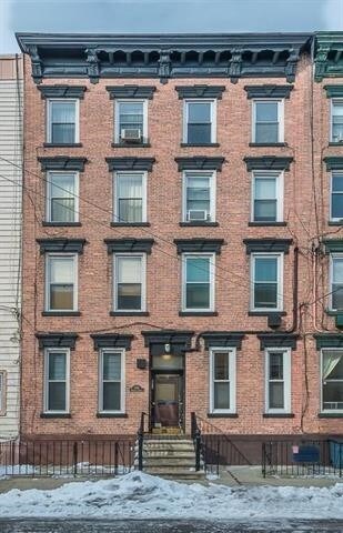 Foto principal - 328 Madison St