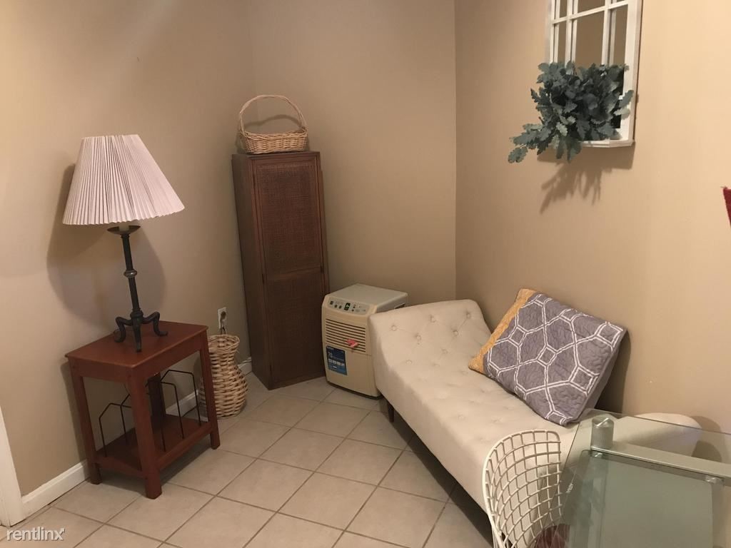 Primary Photo - 2 br, 1 bath Apartment - 2200 Fox Hunt Ln