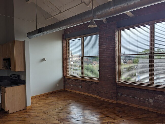 Foto del edificio - 325 Lafayette St