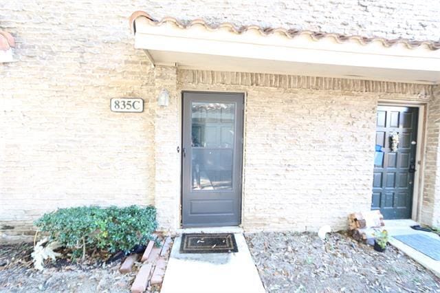 Building Photo - 835 Dublin Dr