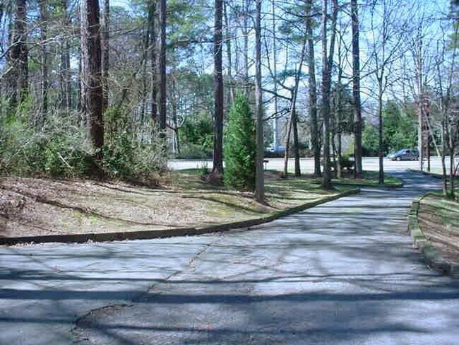 Building Photo - 3691 Ashford Dunwoody Rd NE