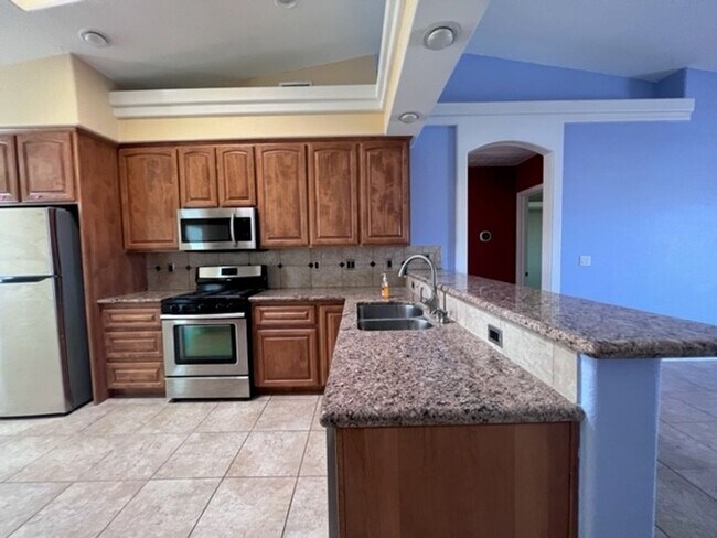 Building Photo - 3 Bedroom Los Lagos Lake View Home w/Boat ...