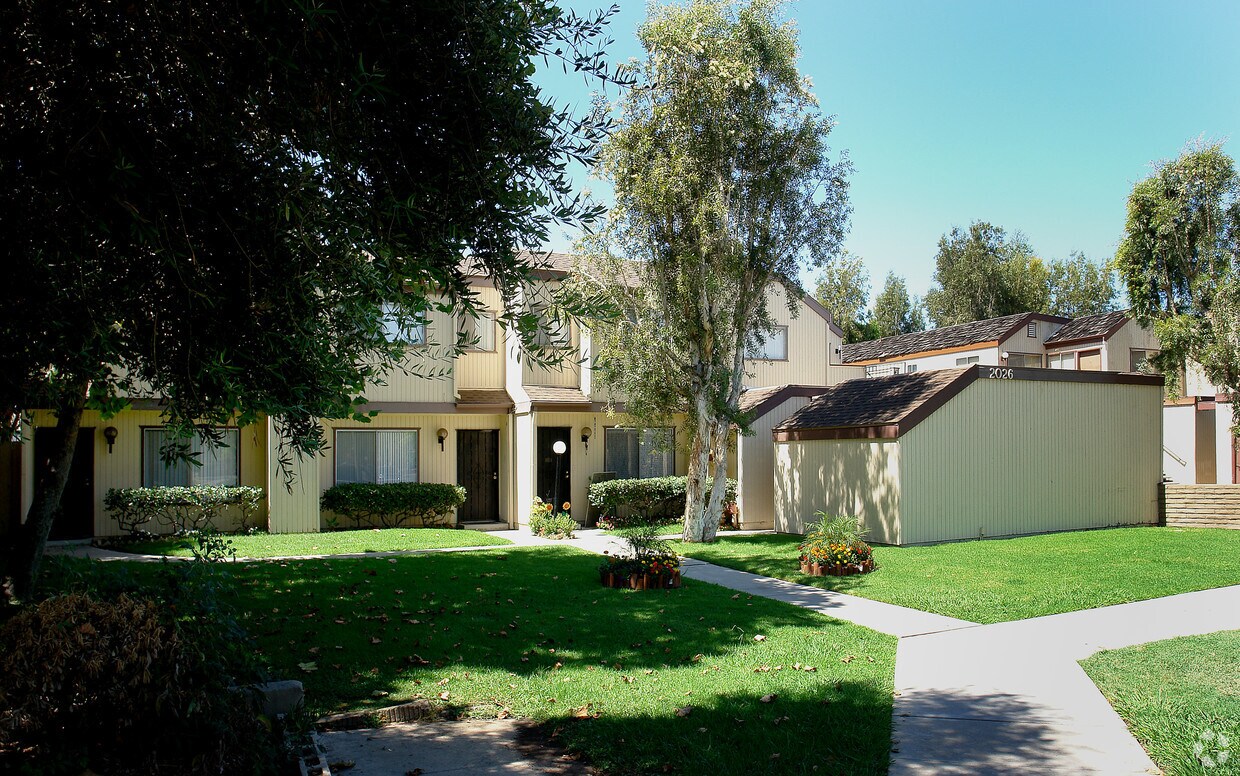 2026 N Park Ln, Orange, CA 92865 Apartments in Orange, CA