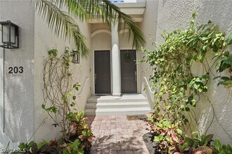 Building Photo - 12854 Carrington Cir
