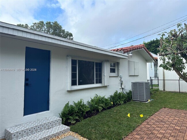Foto del edificio - 517 Navarre Ave