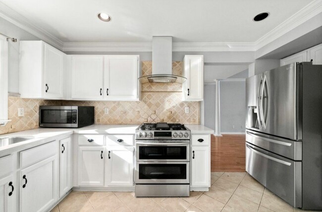 Foto del edificio - 10855 Pinehigh Dr