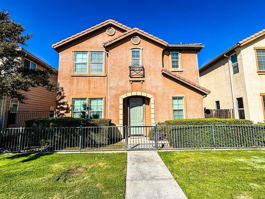 Foto principal - 5537 N Gates Ave