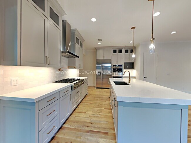 Foto del edificio - 4305 Emerson Ave