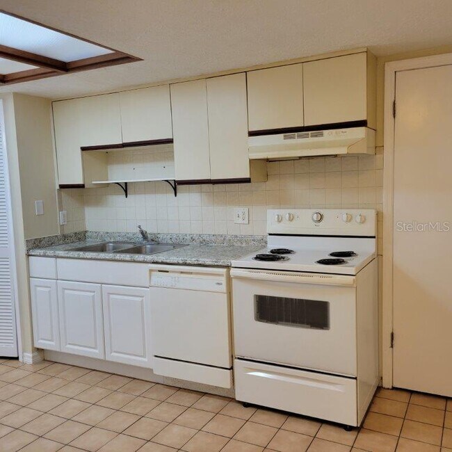 Foto del edificio - 10805 N 52nd St