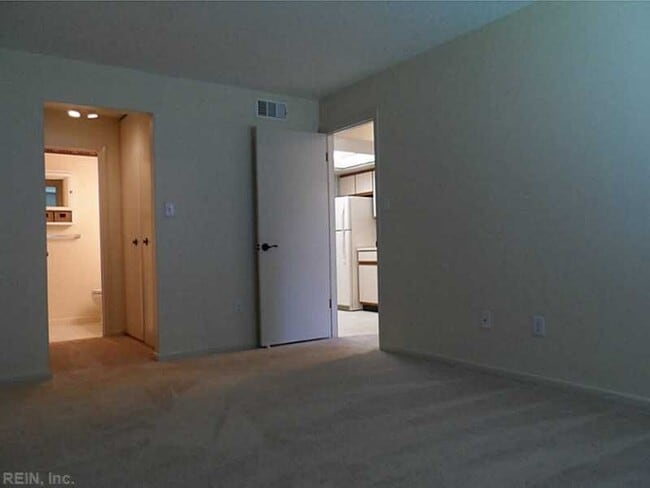 Building Photo - 529 Pheasant Run