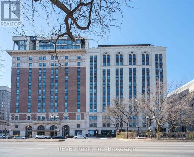 Building Photo - 112 King St E