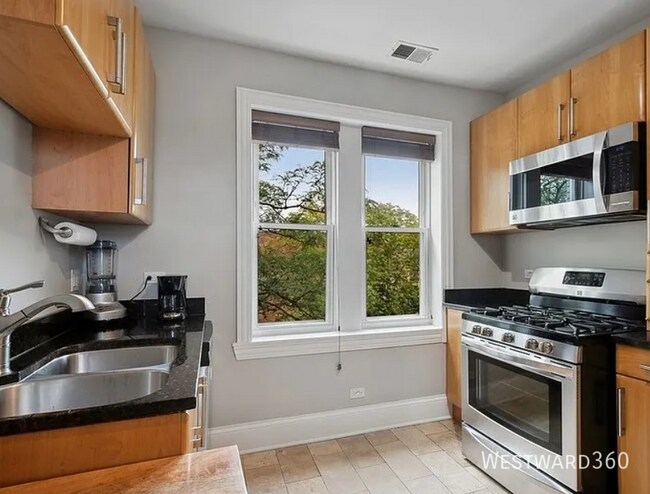 Foto del edificio - 2656 W Lunt Ave