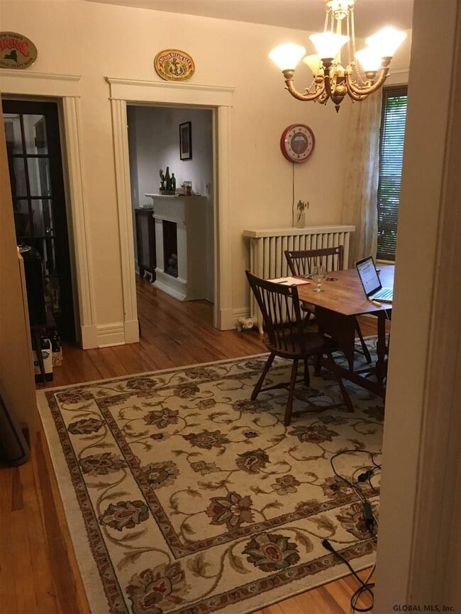 8 Cuyler Ave, Albany, NY 12209 Room for Rent in Albany, NY