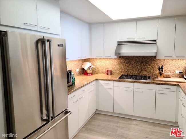 Building Photo - 2 br, 3 bath Condo - 13600 Marina Pointe D...