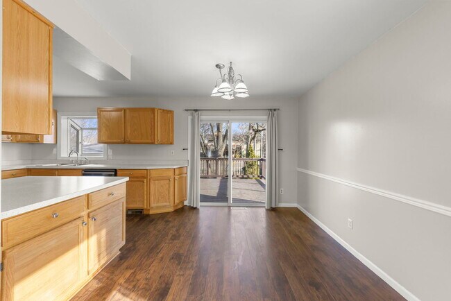 Building Photo - 1614 Lucylle Ave