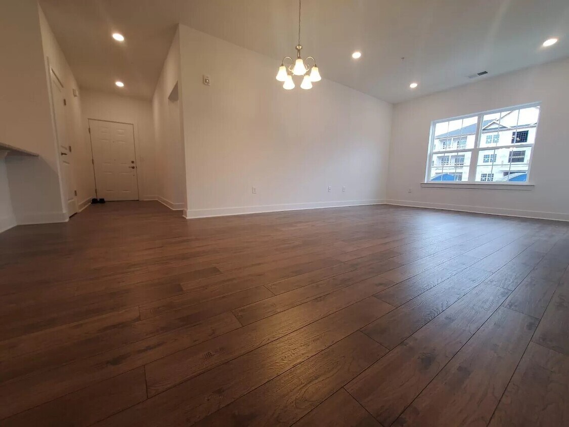 Foto principal - 715 Stiller Ln